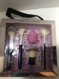 Paris Hilton 5 piece brush set!! New!