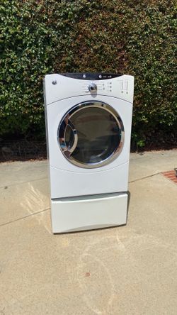 GE Gas Dryer with Pedestal