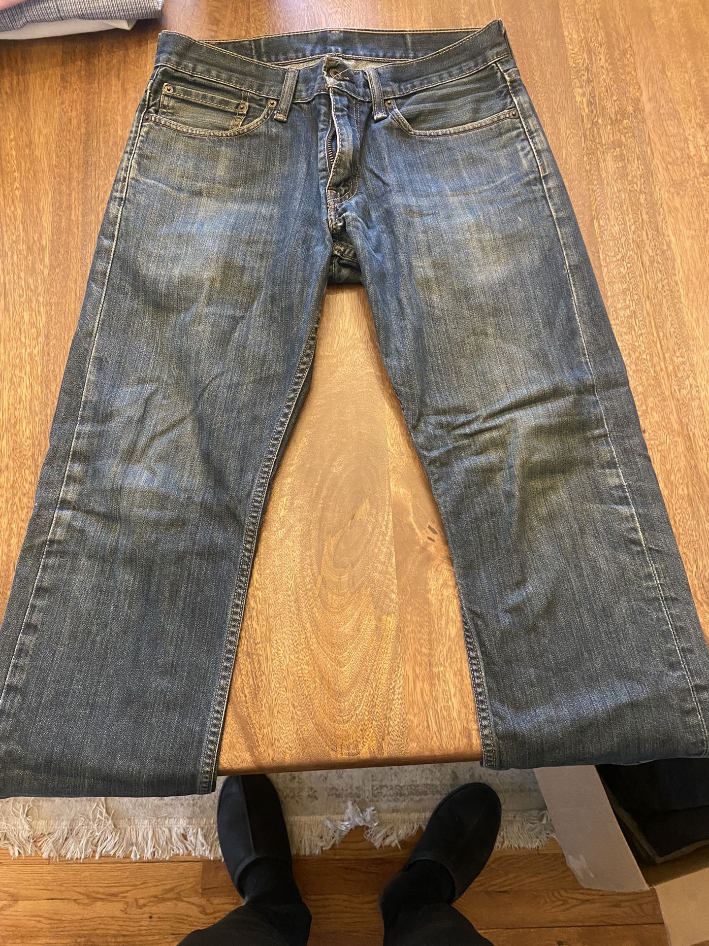 Mens Levi Jeans Size 31 Waist 30 Length for Sale in Lindenhurst, NY -  OfferUp