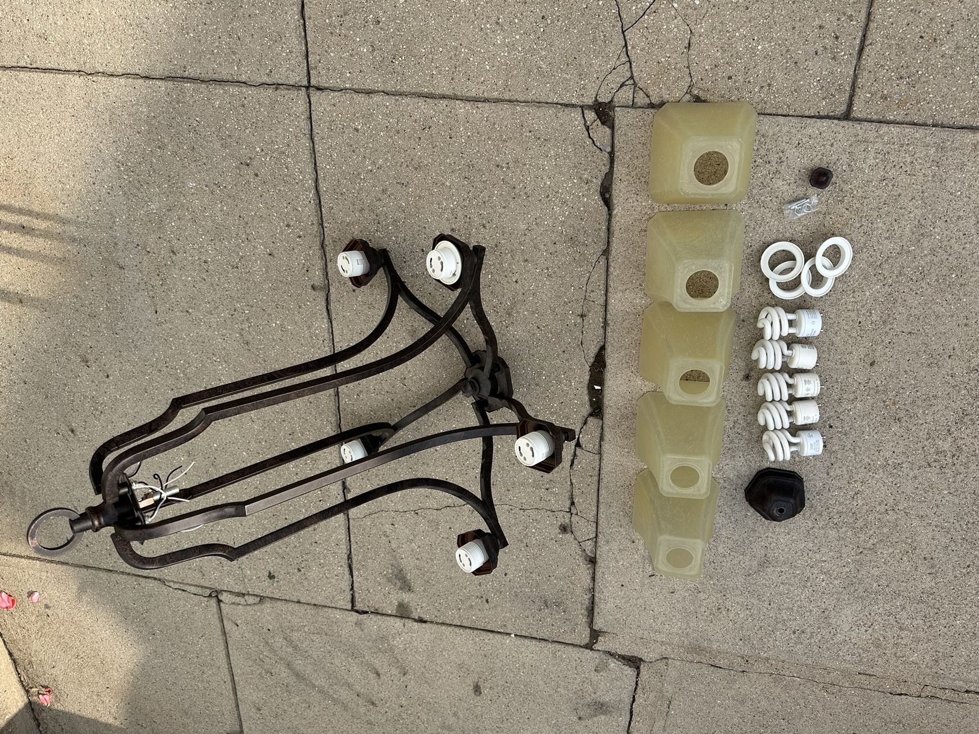 Nice Looking Chandelier In Excellent Condition
