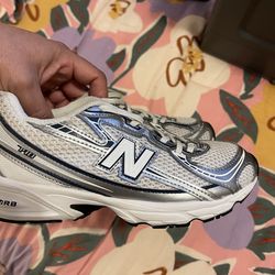 New balance size3.5 youth