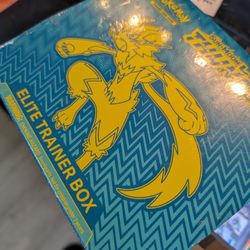 Pokemon Lost Thunder ETB