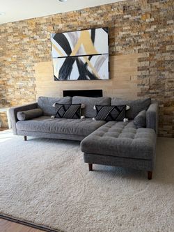 FREE DELIVERY🚚 Macys Tufted Sectional Sofa w/ Chaise
