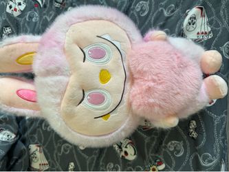 Labubu doll (pink)