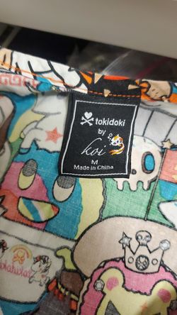 TOKIDOKI by Koi Womens medical scrub top shirt blouse art size medium