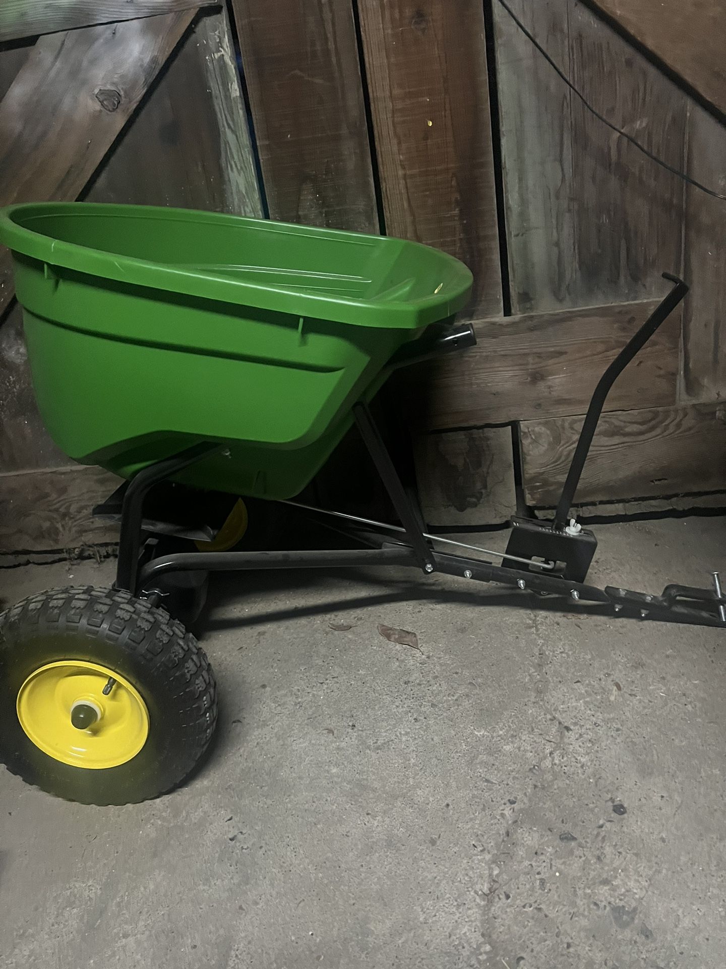 John deer Spreader