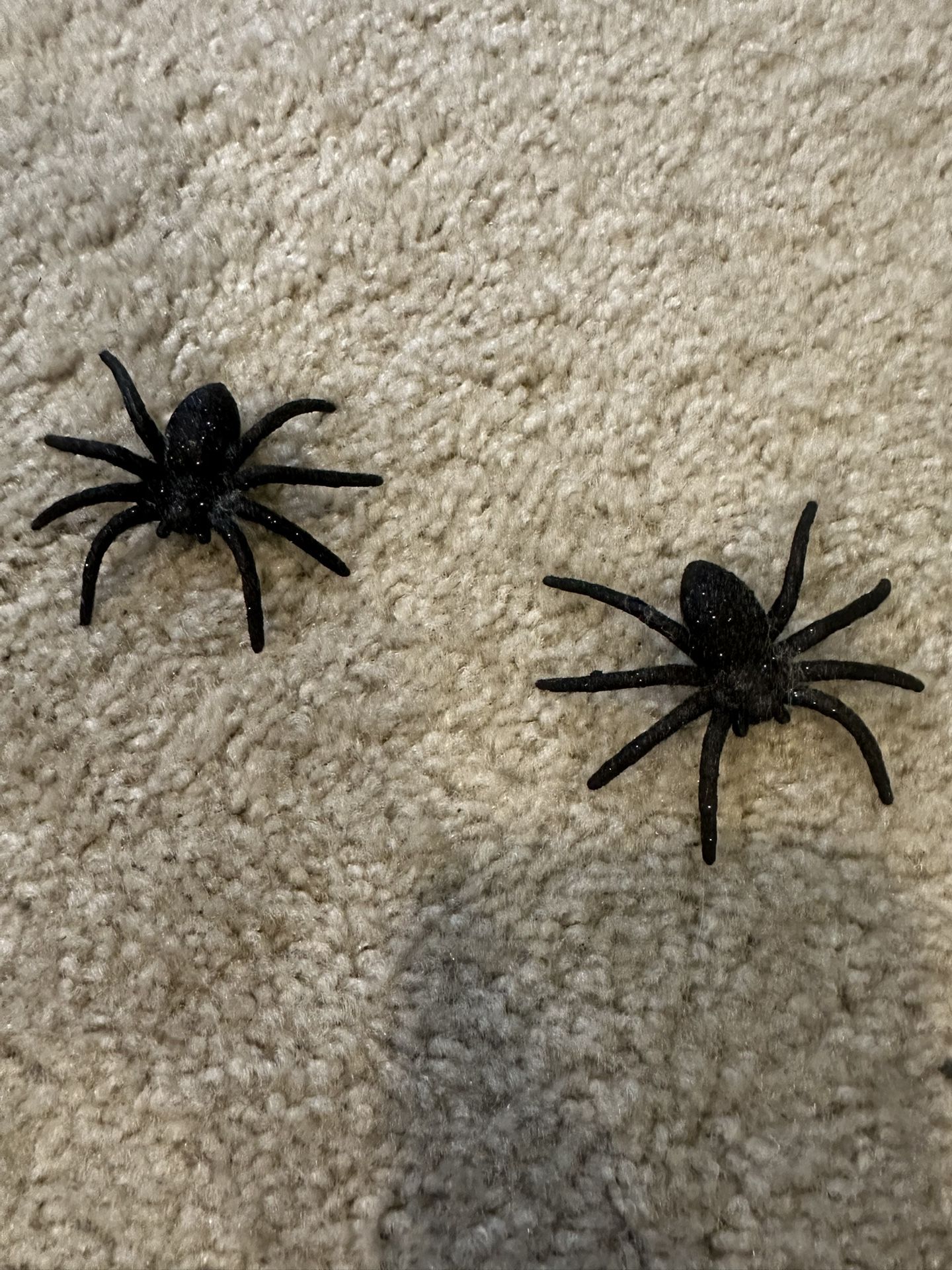 Small Plastic Spiders