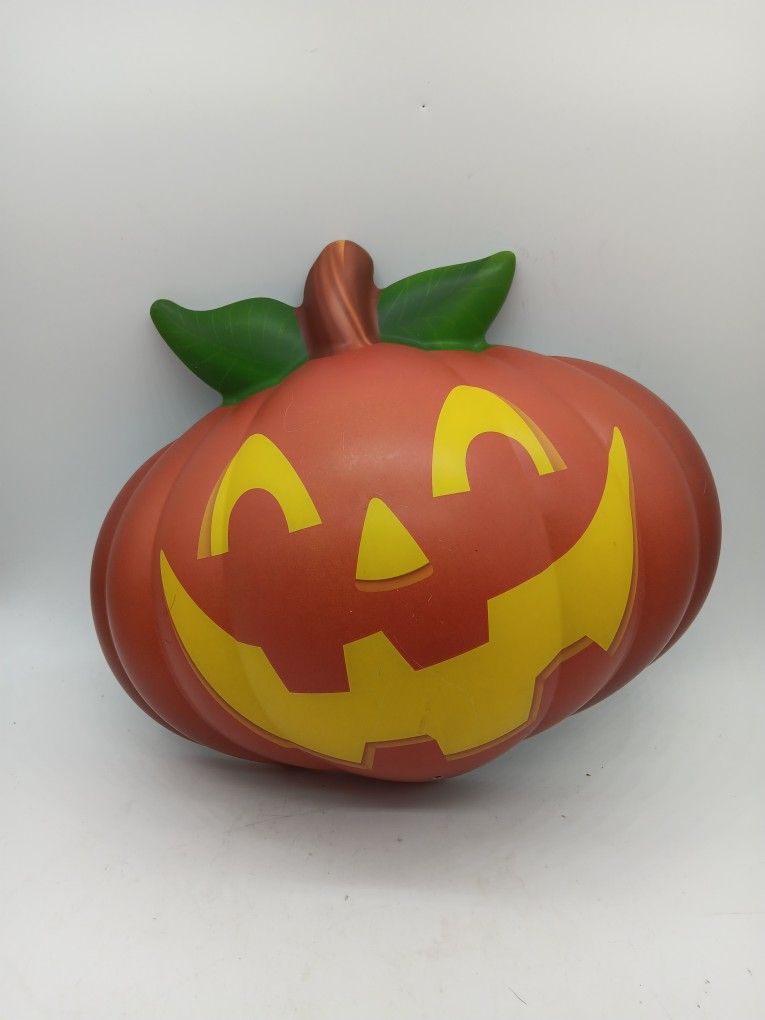 Hallmark Motion Activated Light Up Talking Pumpkin Door Hanger Halloween Decor