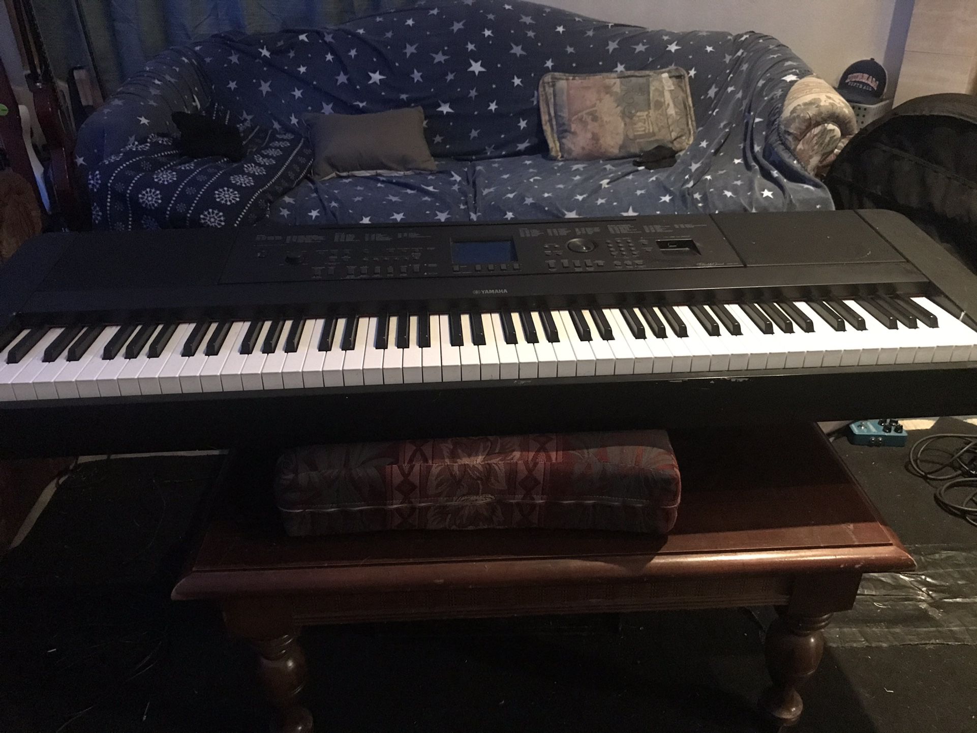 Yamaha DGX-660 Electric Or Digital Soundboard, Keyboard, Piano