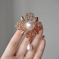 Floral Simulated Pearl Tassel Brooch Alloy Flower Brooches for Women Bouquet New