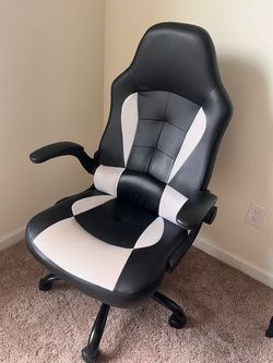 Black and white gaming office chair