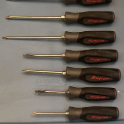 Snap-On Tools 7 Piece Combination Screwdriver Set, 3 Flats and 4 Phillips, Titanium