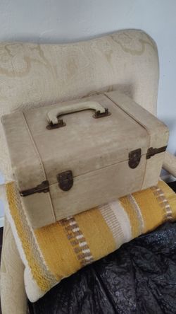 Vintage suit case with mirror