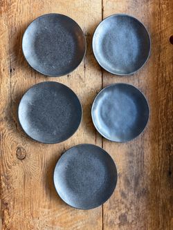 Set of 5 Crate & Barrel charcoal gray stoneware appetizer plates