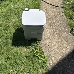 Port Toilet