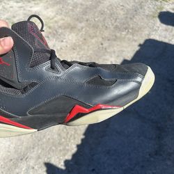 Jordan True Flight Black Red Basketball Shoe mens size 11