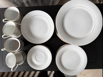 SAKURA Dinnerware Set for 8 person