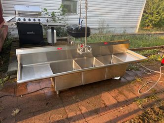 Commercial Three Compartment Sink with Faucet and Spray