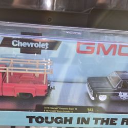 M2 Machines Chevy Squarebody Truck Set!!