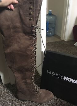 Knee high fashion nova size 6