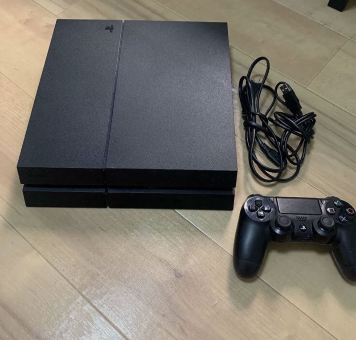 Black PlayStation 4