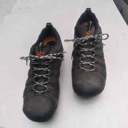 Keen Voyageur Hiking Shoes Boots Steel Grey/Scarlet Ibis (Worn Once) 15 US Men’s
