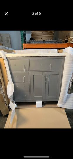 *Clearance* 36” Single Bathroom Vanity Cabinet in Gray with Quartz Countertop - Sink Offset Right