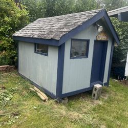 Professionally, Well Built Shed/Playhouse, Pick Up Only!