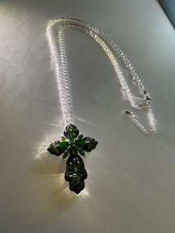 Beautiful Sterling Silver Cross Pendant & Chain