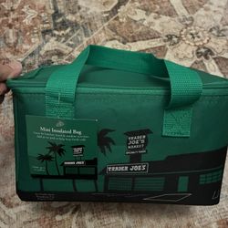 Trader Joes Mini Insulated Cooler Lunchbox Size Vibrant Green New With Tag