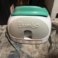 Bumbo chair with tray