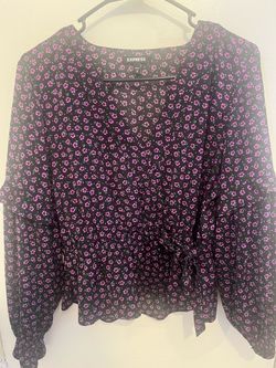 Express shirt size M
