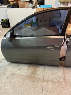 Two doors Nissan left side