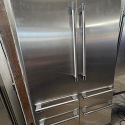48" THERMADOR BUILT IN STAINLESS STEEL REFRIGERATOR