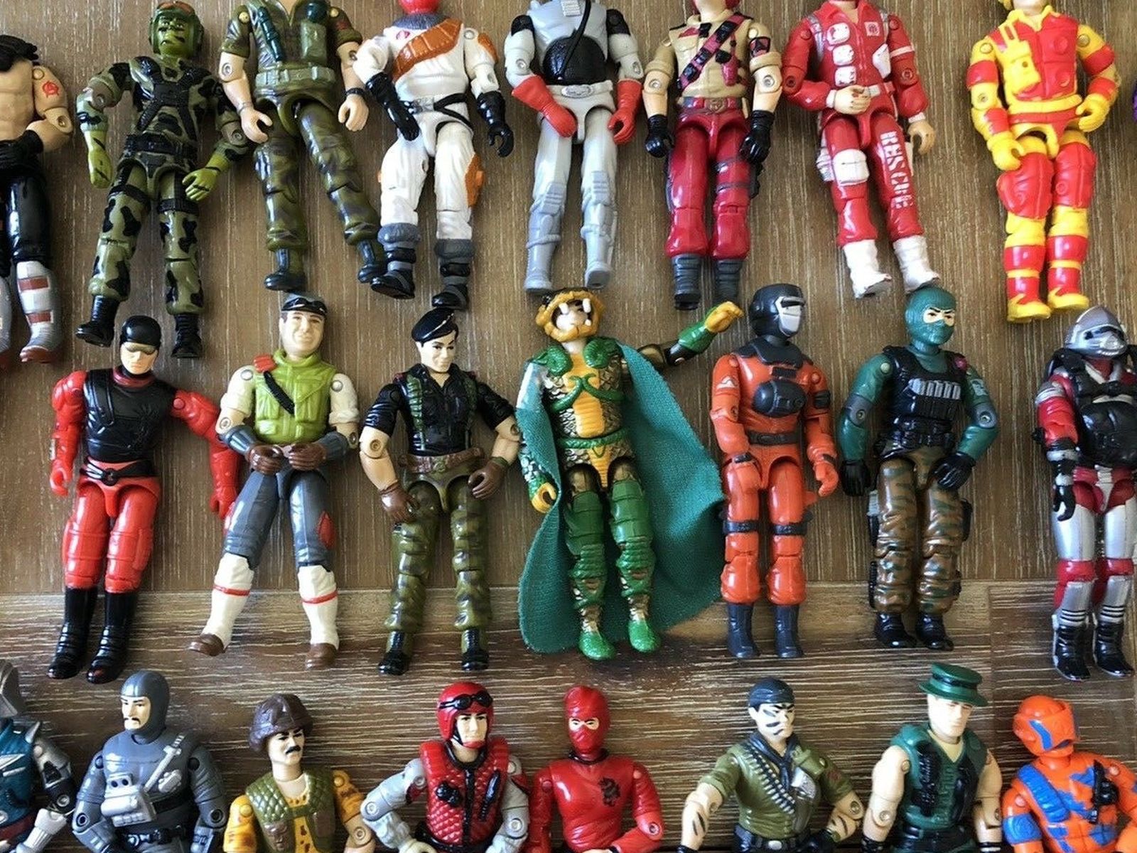 Collector seeking vintage old GI Joe toys dolls action figures accessories 1960s 70s 80s g.i. Joes toy figure doll collector collectibles