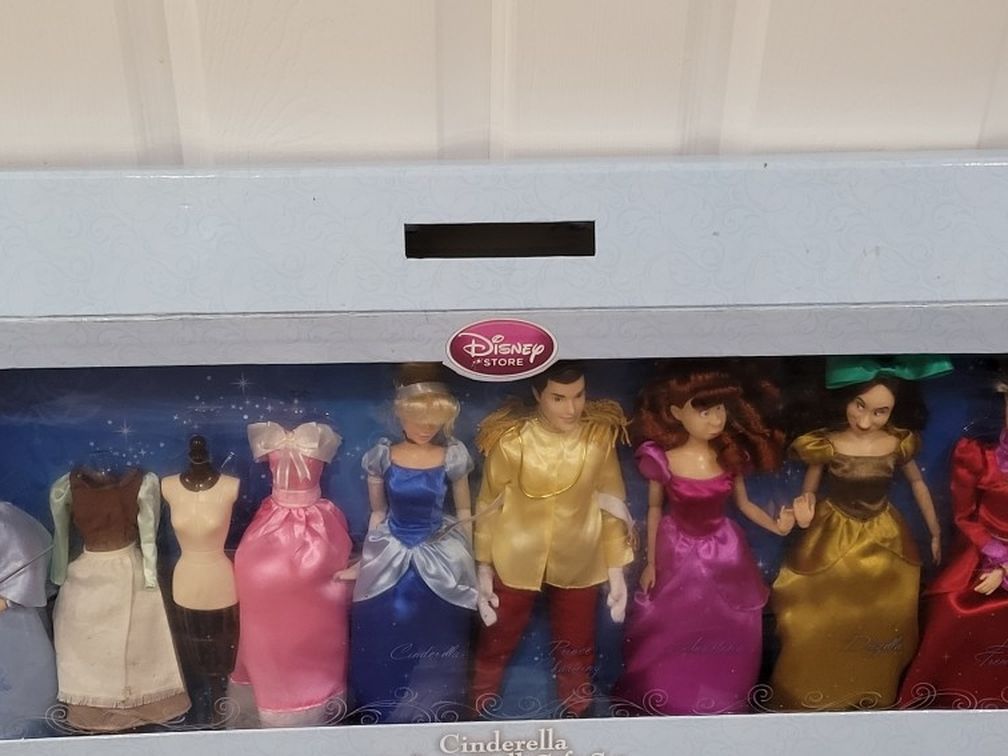 Disney Store Authentic Deluxe Cinderella Classic Doll Gift
