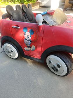 Mickey ultimate 2 seater  power wheel