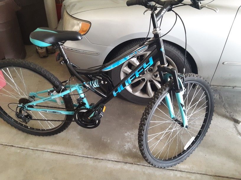 Huffy 24-in Trail Runner Girls Bike