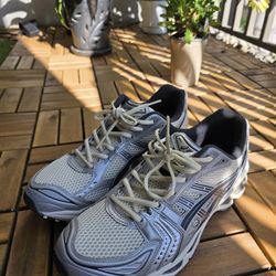 Asics Gel-kayano 14 Size 10.5