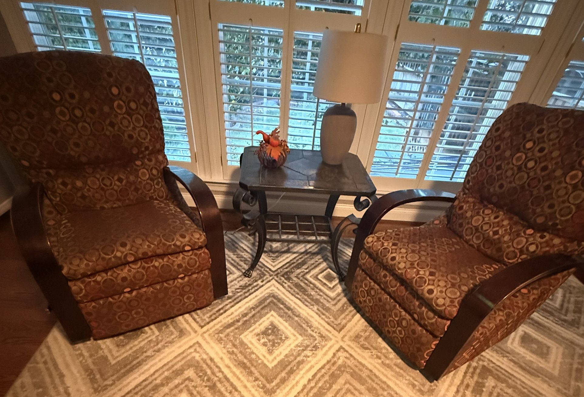 Living Room Recliners And Table In Franklin, TN