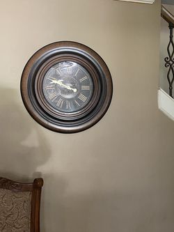 round wall clock