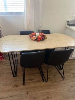 Dining Table and 4 Chairs Set