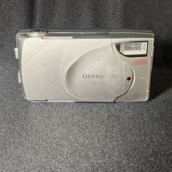 Olympus CAMEDIA D-370 2.0MP Digital Camera - Silver (Not Working)
