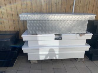 Tools boxes en muy buenas condiciones recién pintada color blancas y negras y color aluminio son para trocas chicas y grandes ten de diferentes tipos