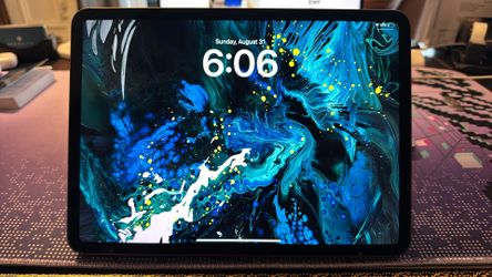 Ipad Pro Firts Gen , 64 GB , WiFi Plus Cell , Mint