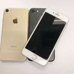 Apple iPhone 7 32gb unlocked , sold with store warranty and receipt | Each 