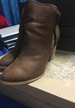 Boots women