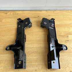 2022-2025 Chevrolet Silverado Headlights Brackets Left & Right Oem 