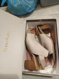 Women's 7.5 camel colored Franco Sarto heeled peek a boo toe heel