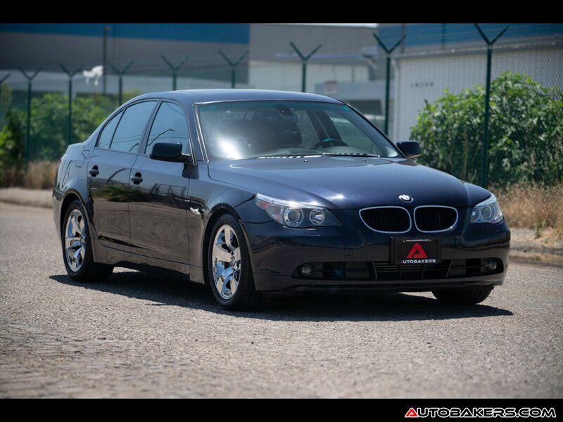 2004 BMW 525i